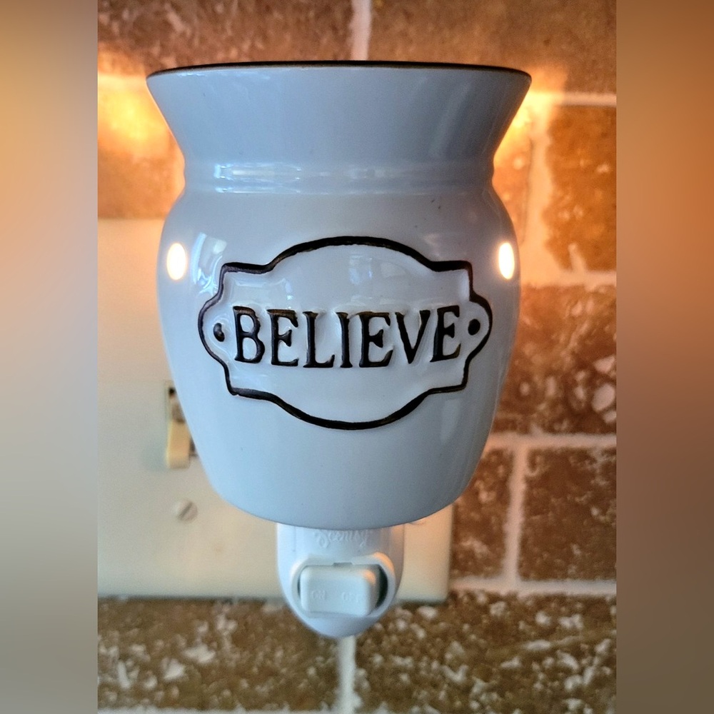 Believe Wall Plug-In Nightlight Mini Scentsy Warmer- New in Box- $20